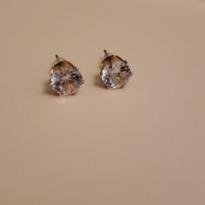 4/$10 Gold earrings